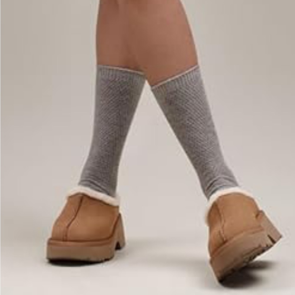 UGG® New Heights Cozy Clog- NO BOX - Picture 5 of 14
